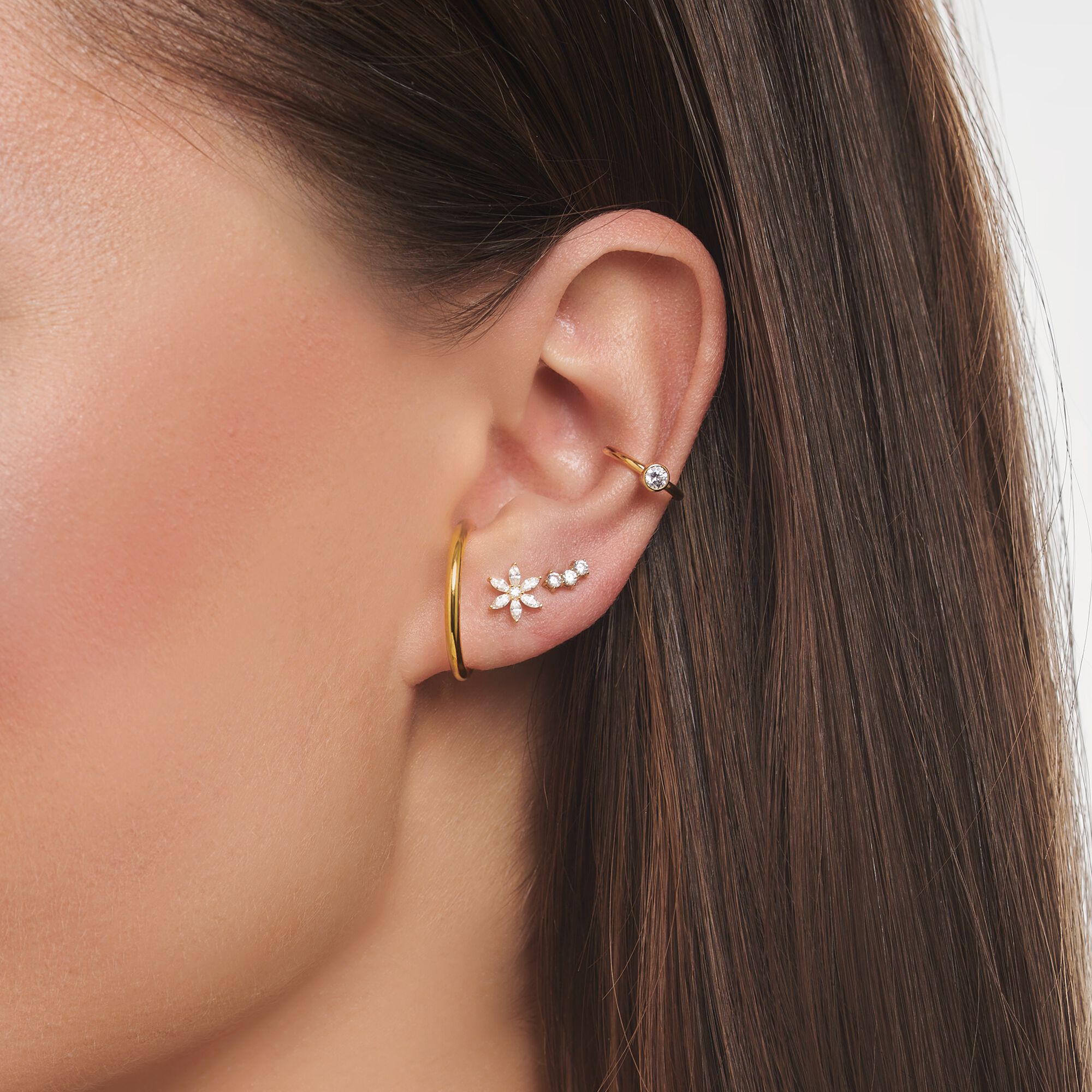Single ear in THOMAS – flower stud shape, gold-coloured SABO